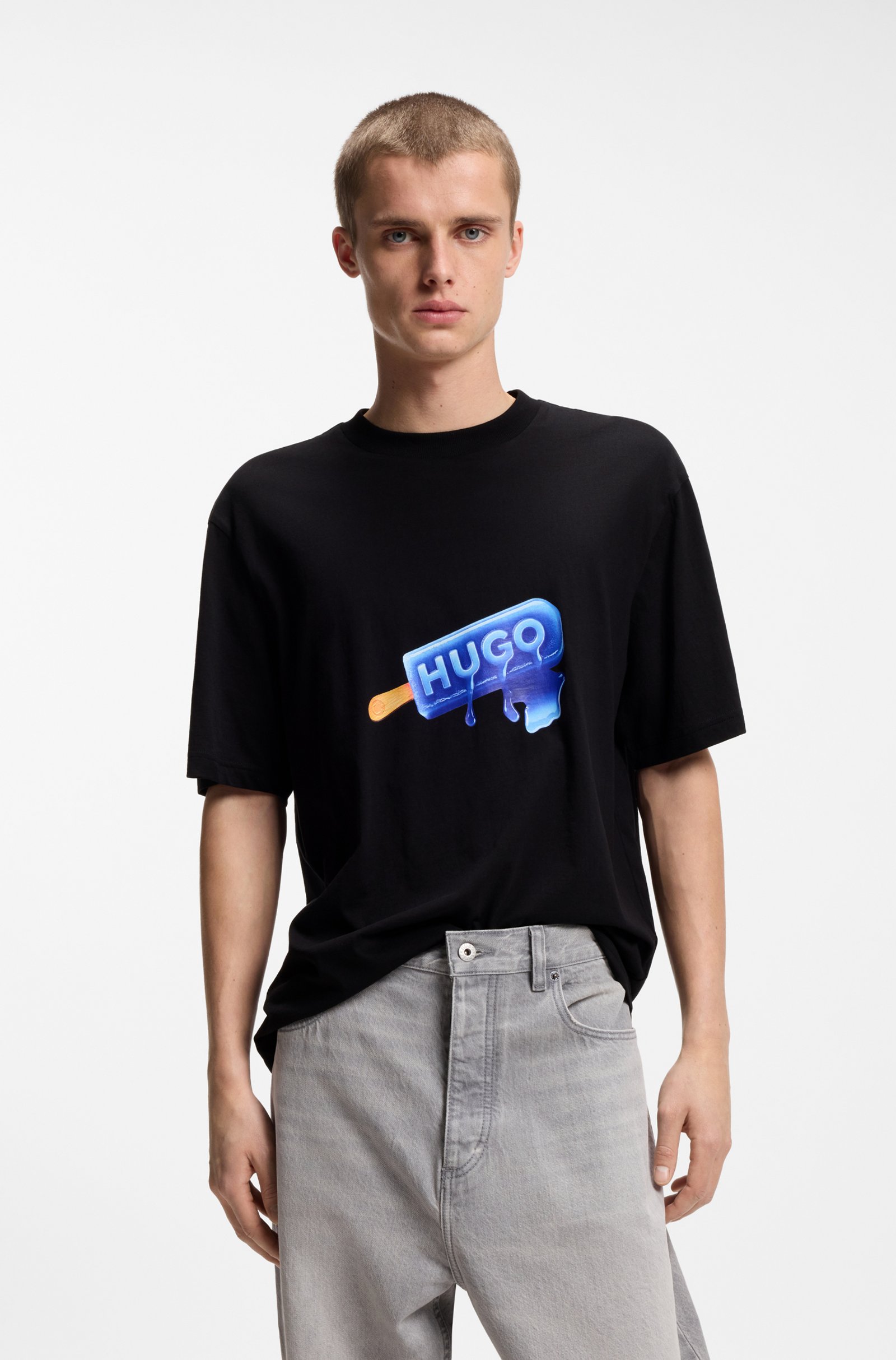 T-BLUZË, Stilium