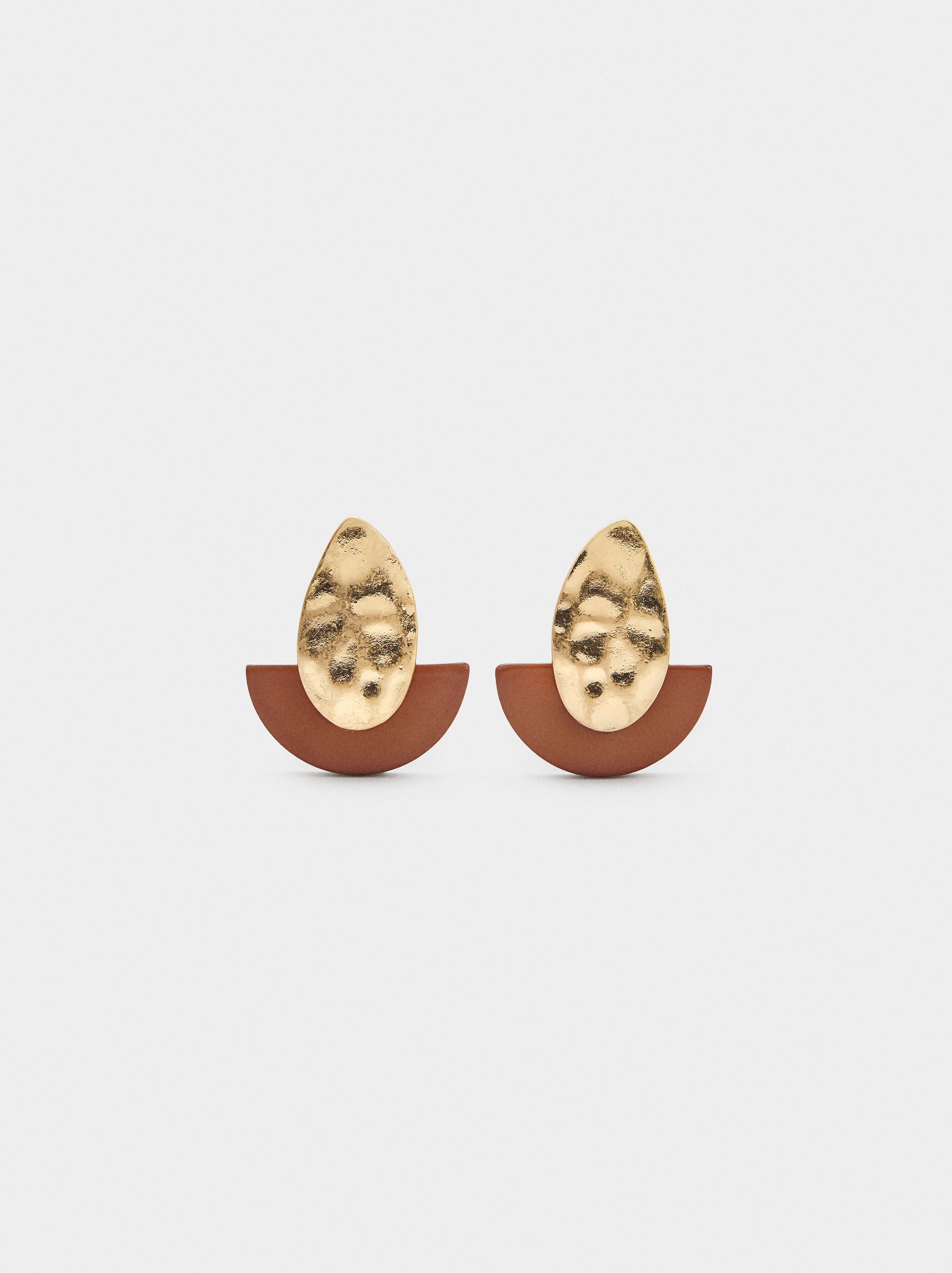 VATHË, PARFOIS
